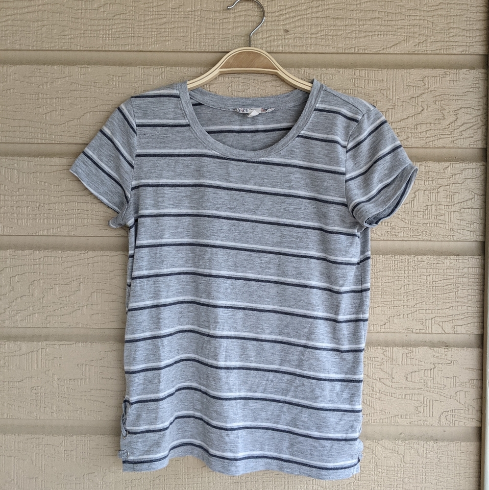 Grey Striped T-shirt ☀️$18 for 3